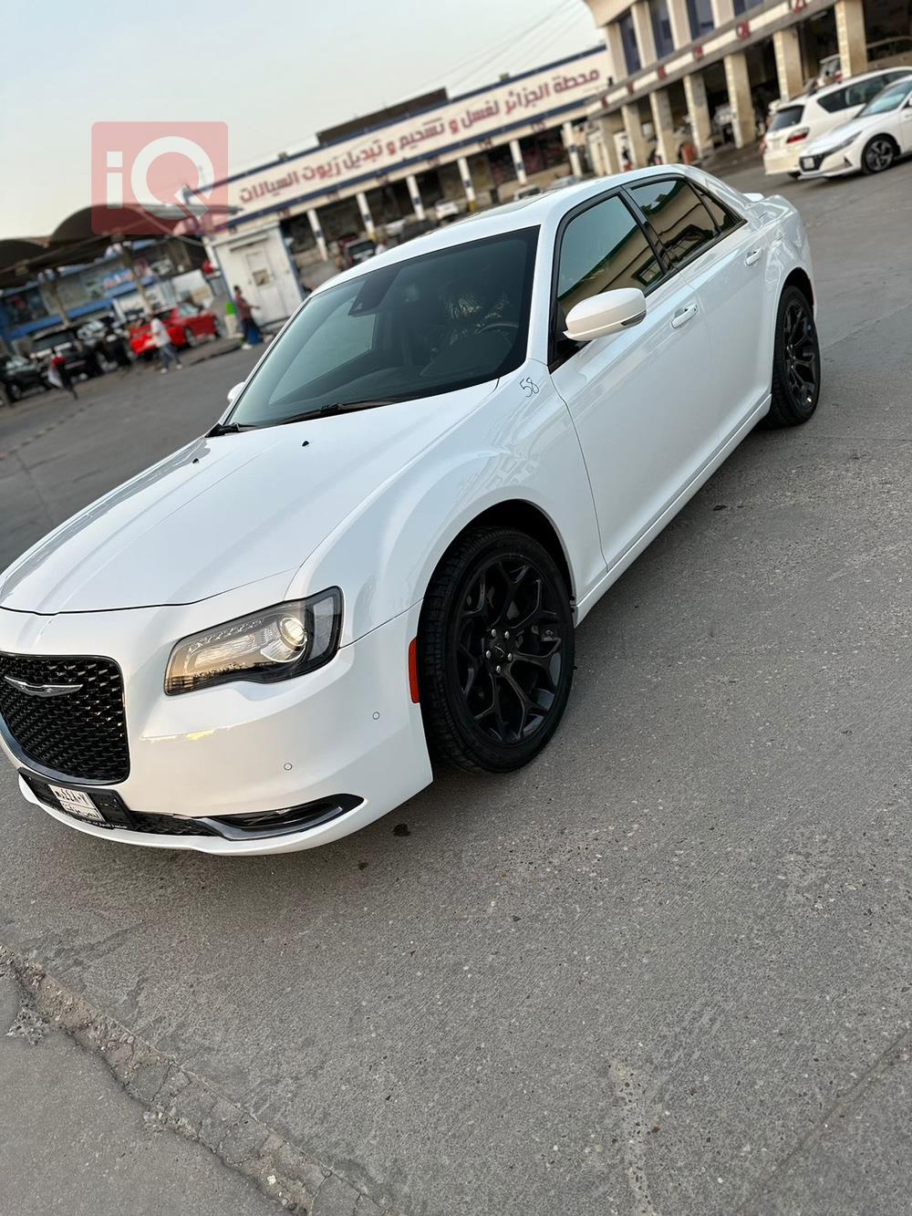 کرایسلەر 300